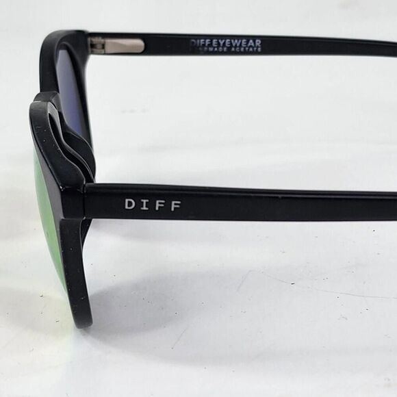 DIFF Eyewear Charlie Polarized Sunglasses Black, Mirror Lens - Picture 8 of 14